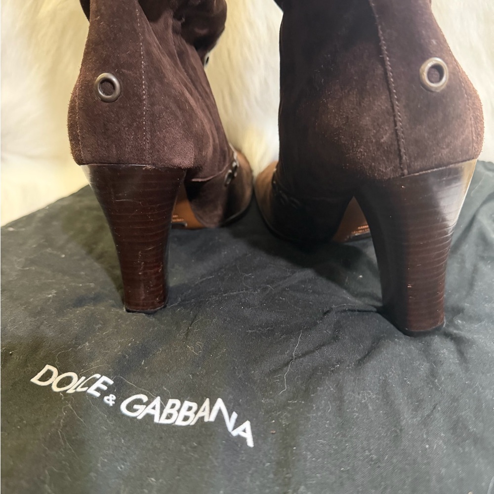 Vintages Dolce & Gabbana Brown Suede
Butterfly Rivet Heeled Boots 👢 🤎 - Picture 8 of 17